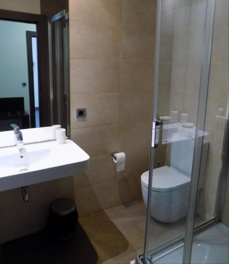 Residencia Viriato Ostello Siviglia Esterno foto