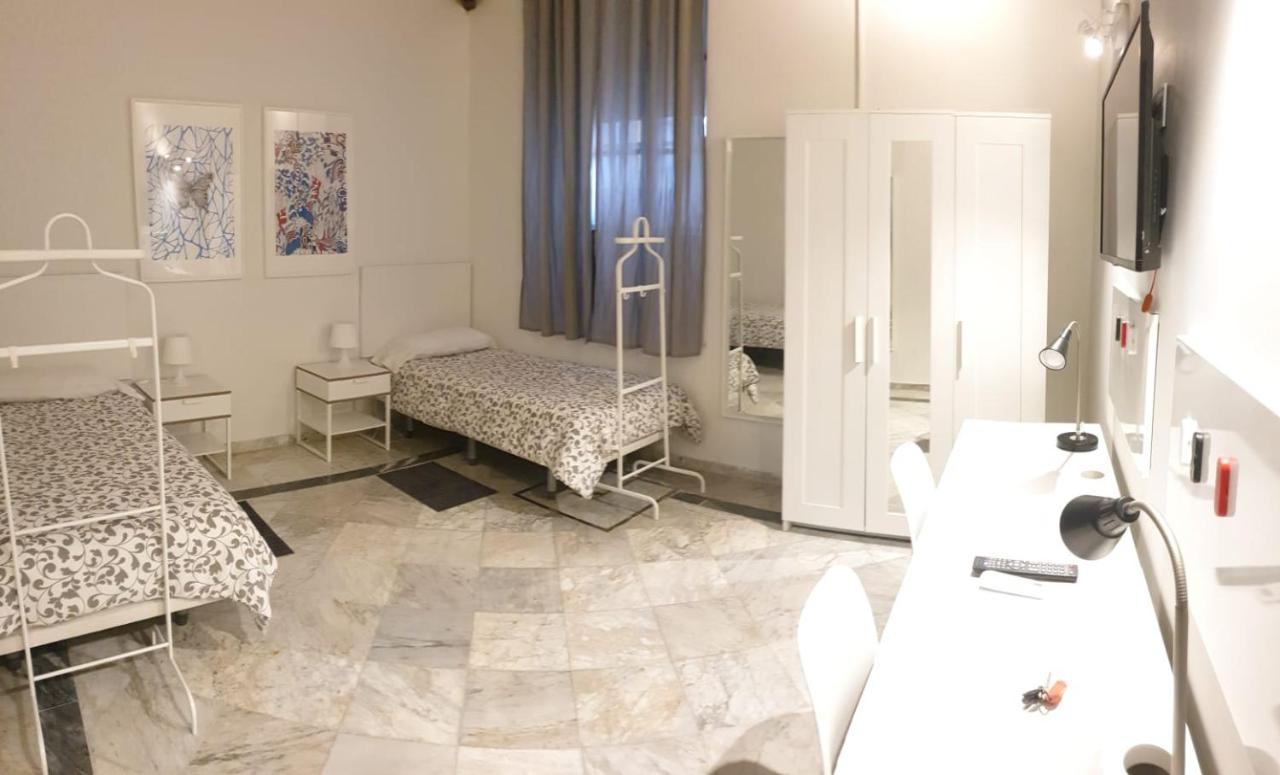 Residencia Viriato Ostello Siviglia Esterno foto