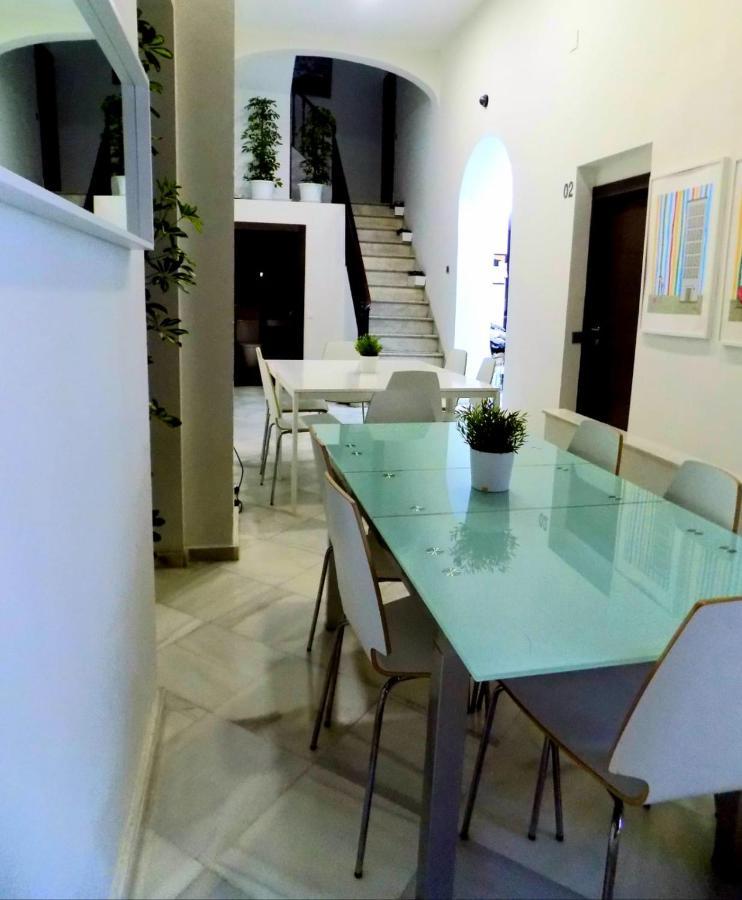 Residencia Viriato Ostello Siviglia Esterno foto