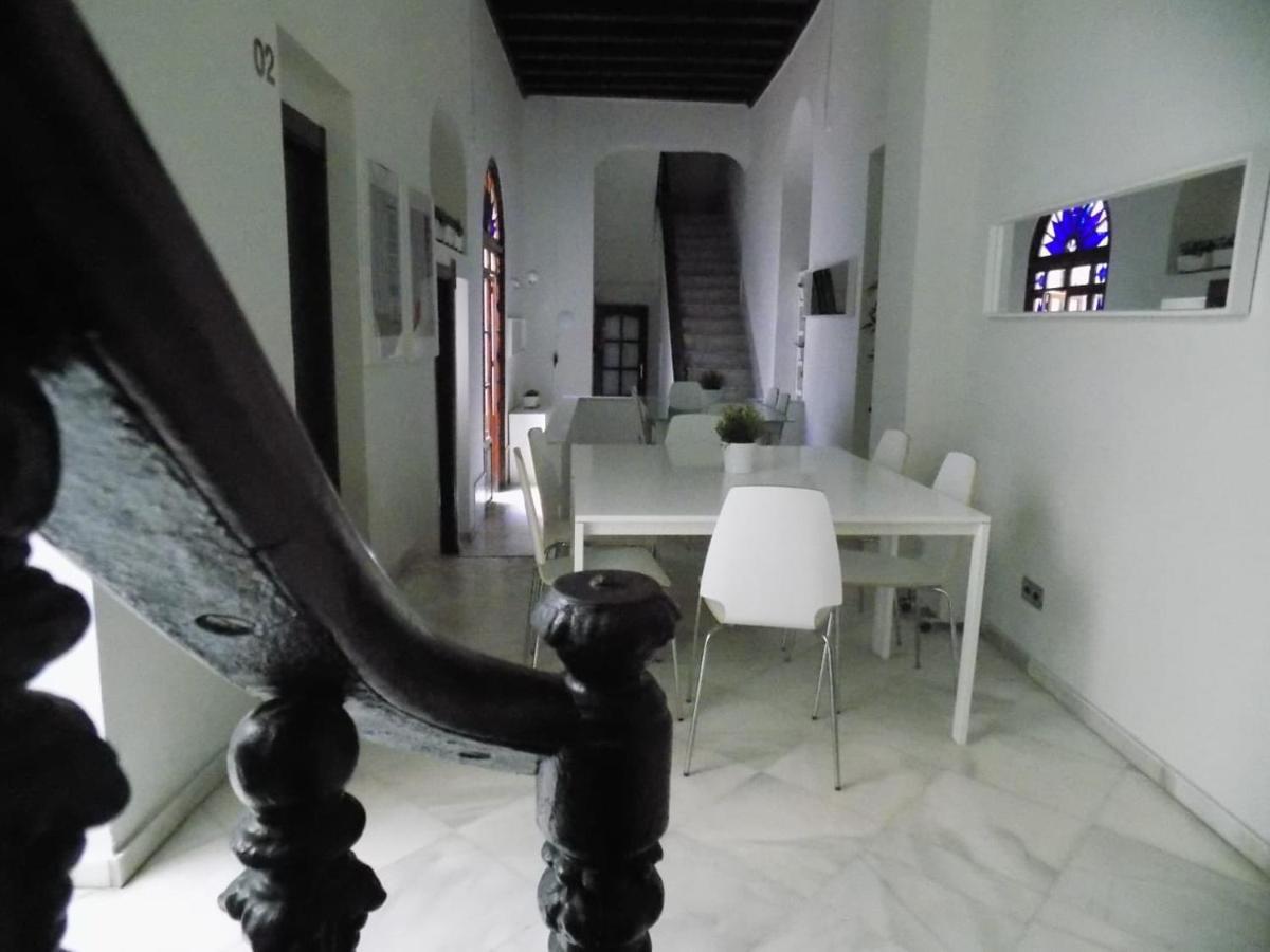 Residencia Viriato Ostello Siviglia Esterno foto