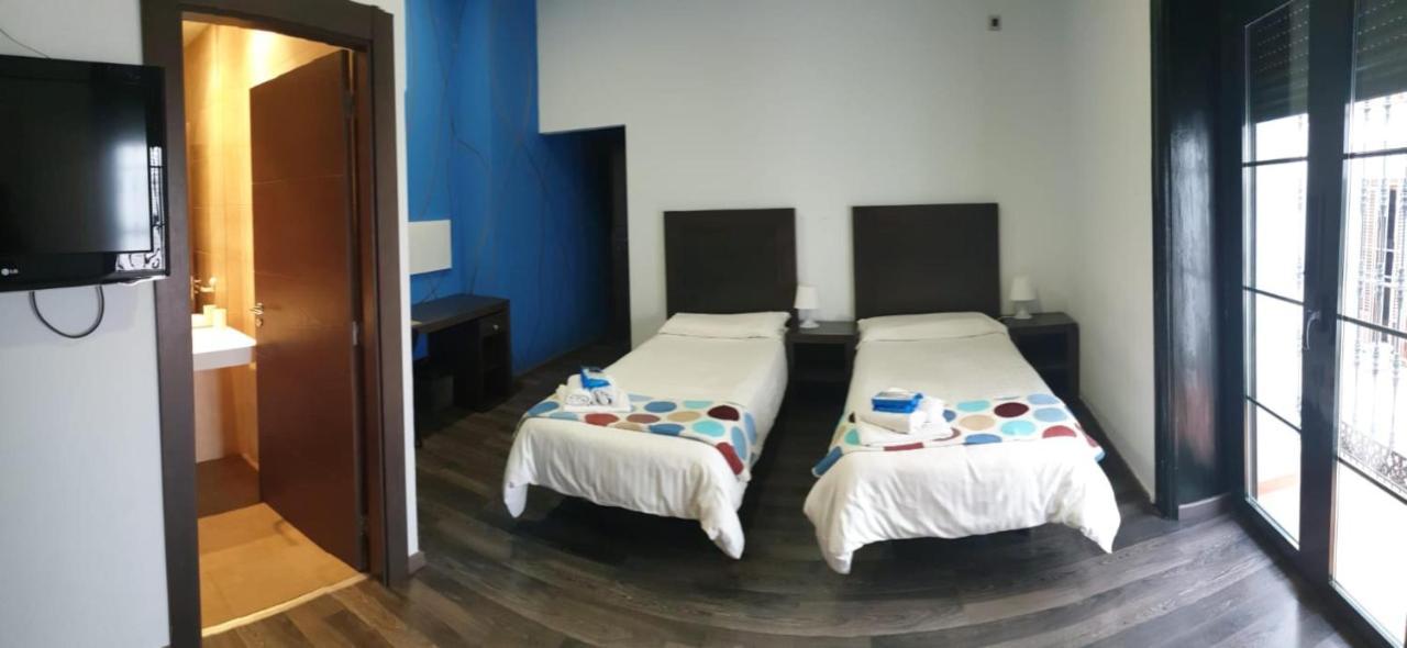 Residencia Viriato Ostello Siviglia Esterno foto