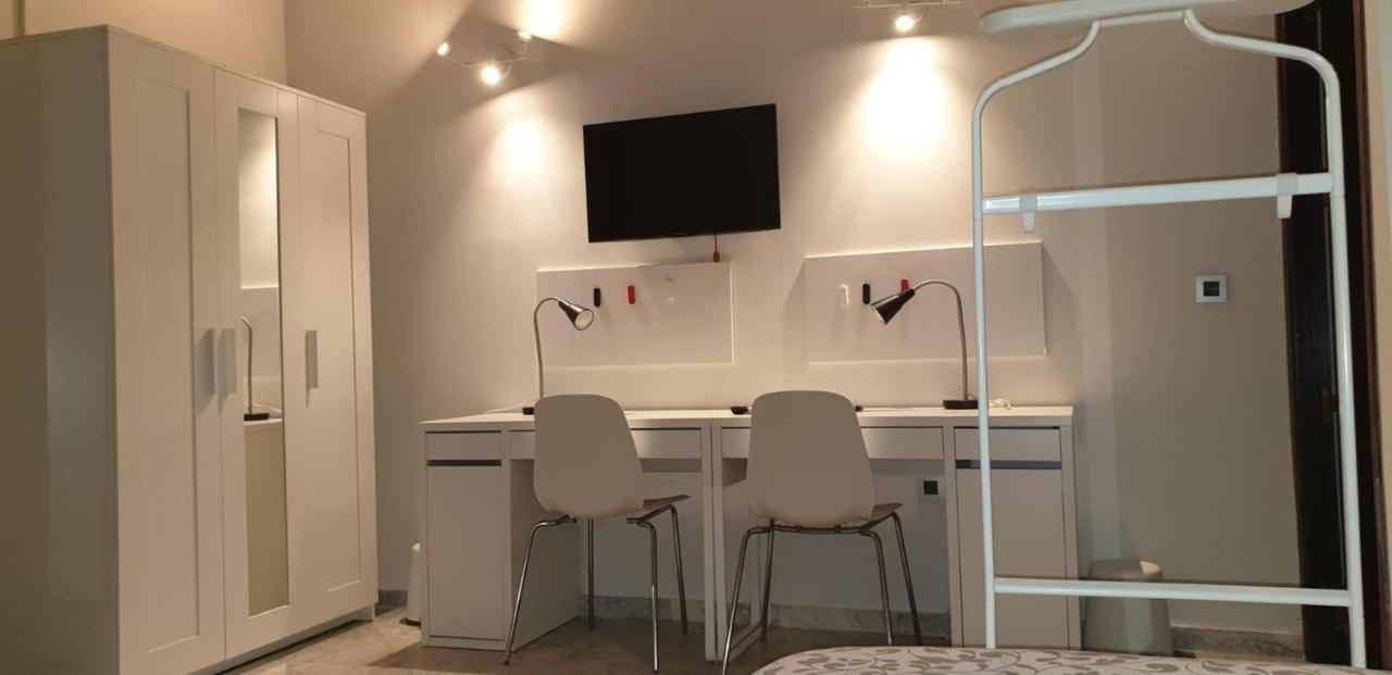Residencia Viriato Ostello Siviglia Esterno foto